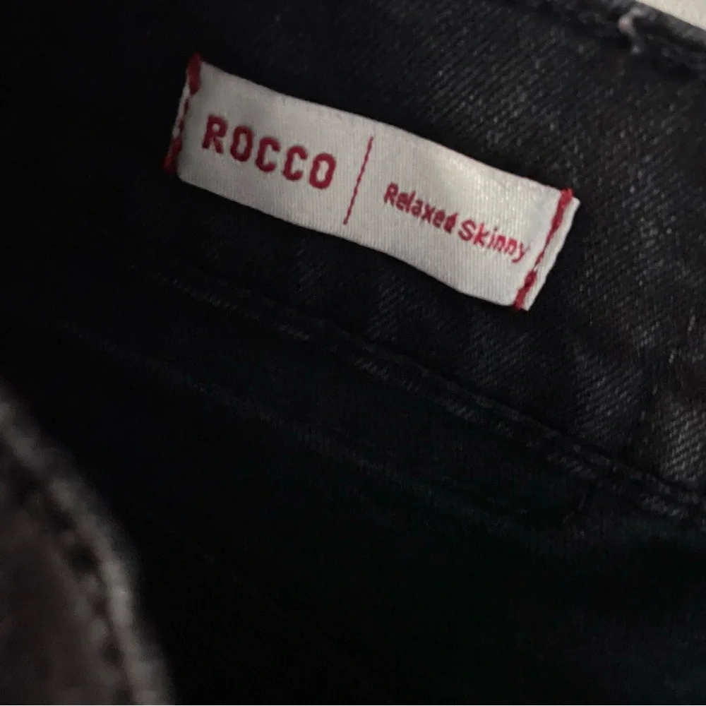 True Religion Men’s Rocco Relaxed Black Denim Skinny Jeans (Size: 30)